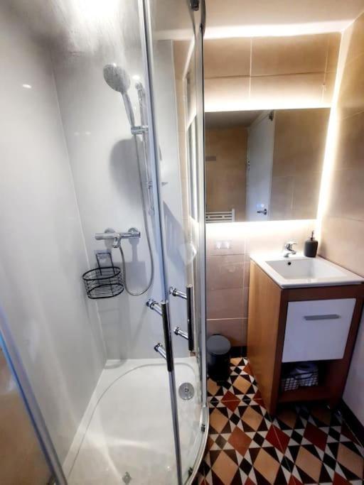 Alross Studio Flat / Private Bathroom Londra Dış mekan fotoğraf