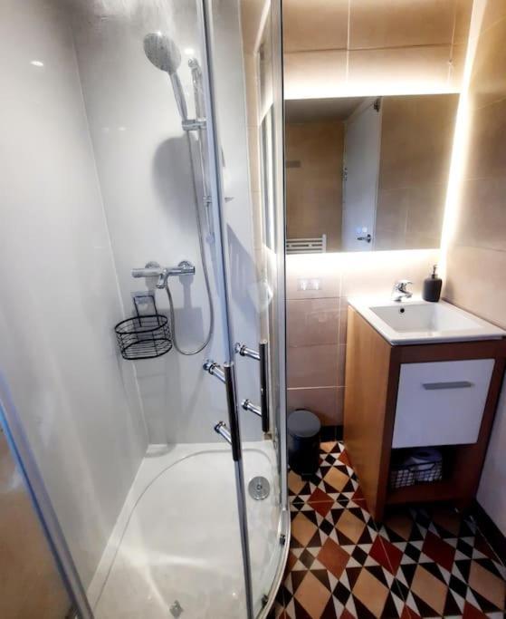 Alross Studio Flat / Private Bathroom Londra Dış mekan fotoğraf