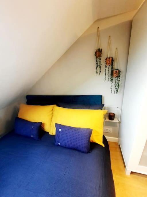Alross Studio Flat / Private Bathroom Londra Dış mekan fotoğraf