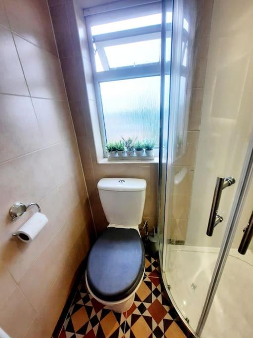 Alross Studio Flat / Private Bathroom Londra Dış mekan fotoğraf