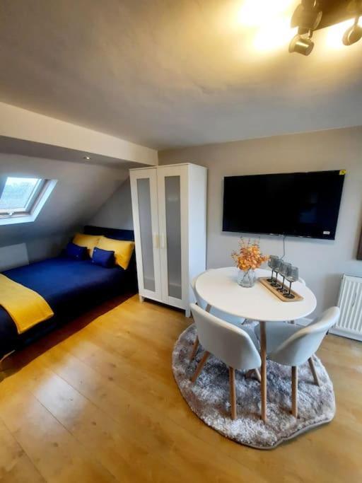 Alross Studio Flat / Private Bathroom Londra Dış mekan fotoğraf