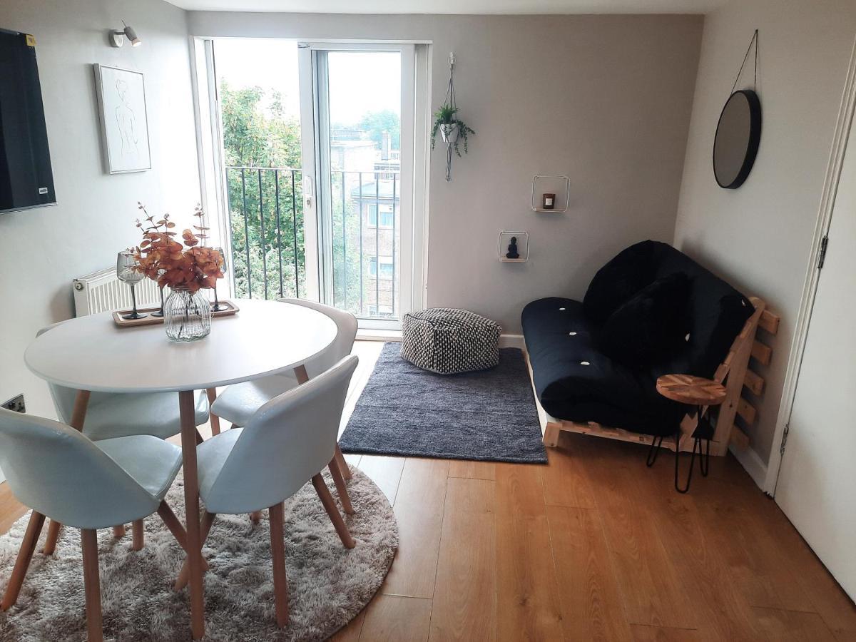 Alross Studio Flat / Private Bathroom Londra Dış mekan fotoğraf