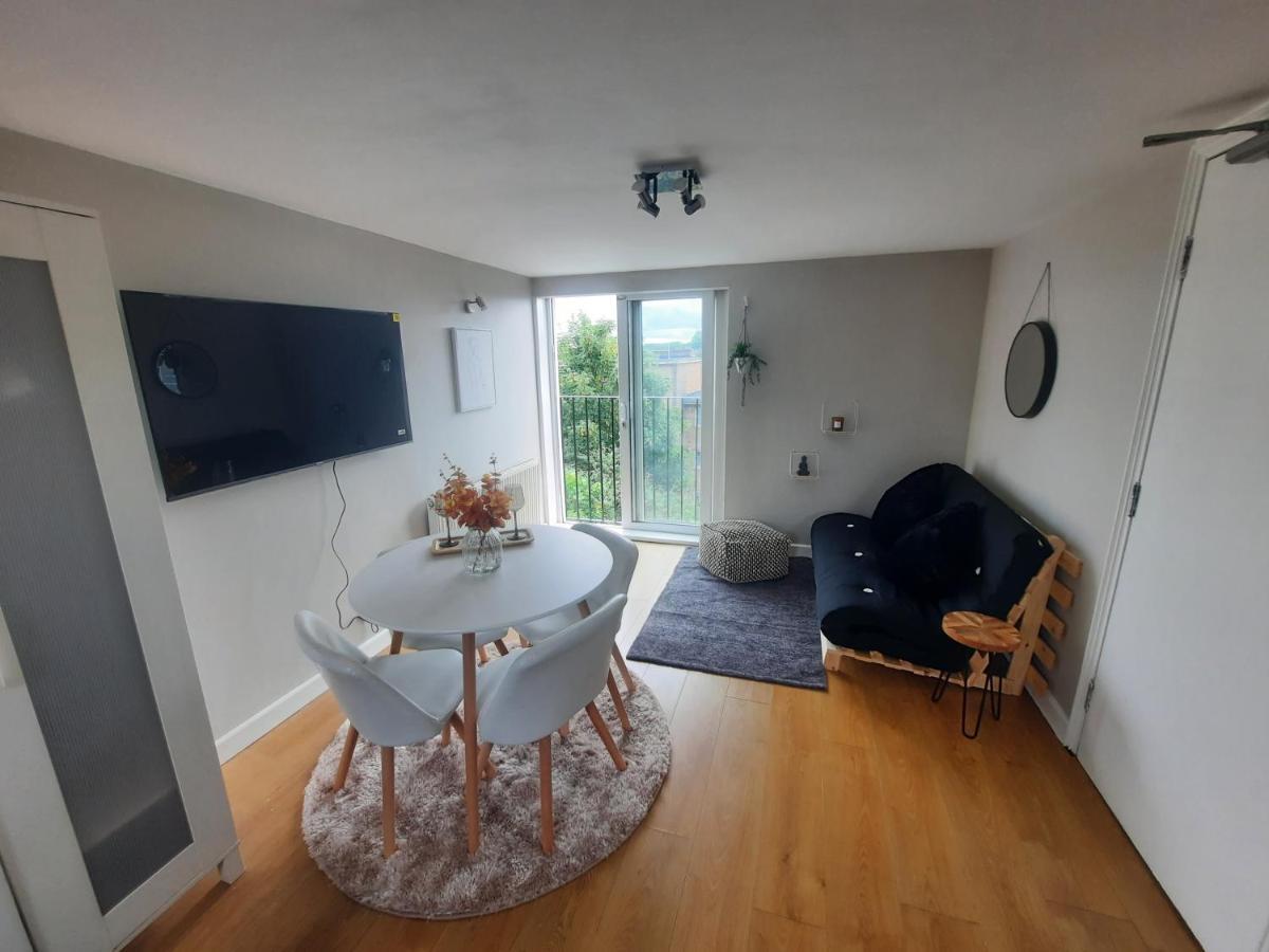 Alross Studio Flat / Private Bathroom Londra Dış mekan fotoğraf