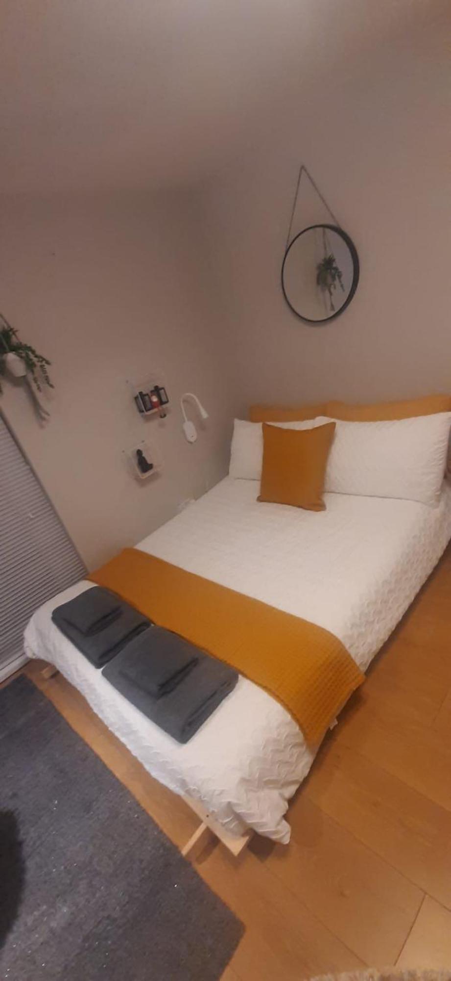 Alross Studio Flat / Private Bathroom Londra Dış mekan fotoğraf